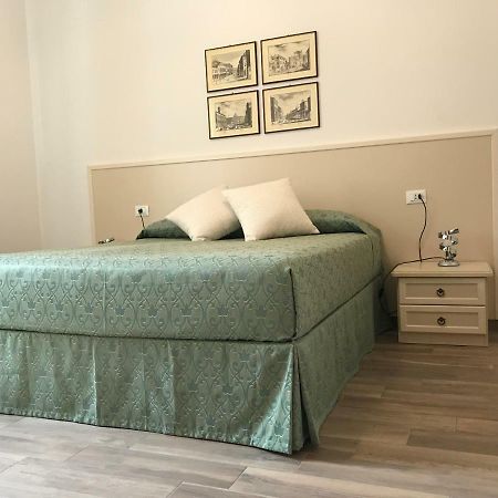 Guest House In Piazza โบโลญญา ภายนอก รูปภาพ