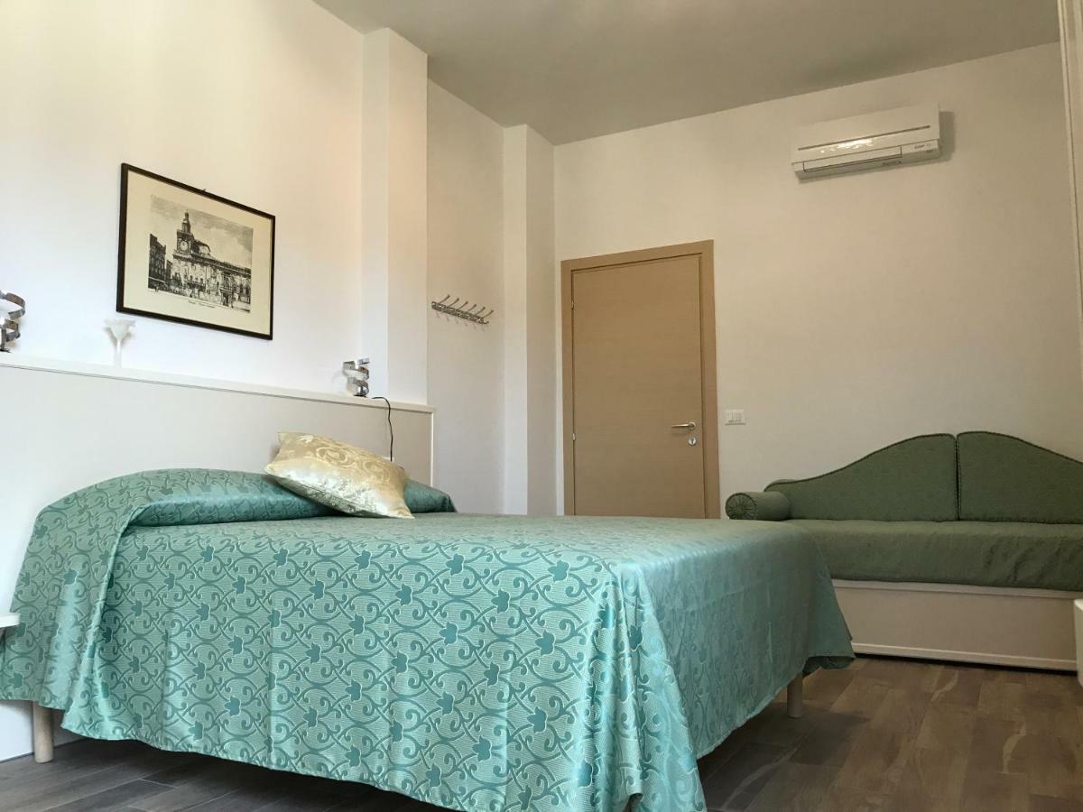 Guest House In Piazza โบโลญญา ภายนอก รูปภาพ