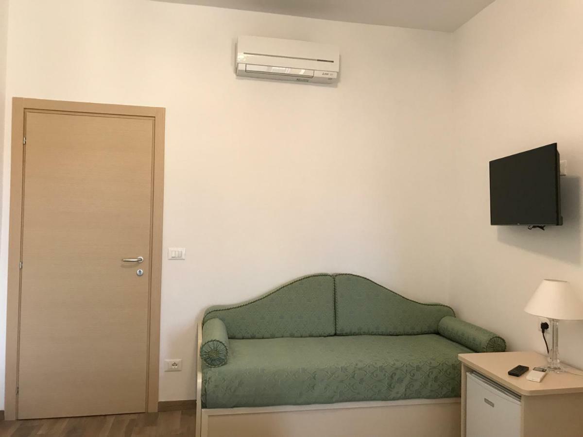 Guest House In Piazza โบโลญญา ภายนอก รูปภาพ